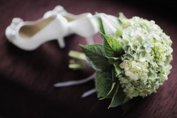 simple green bridal bouquet